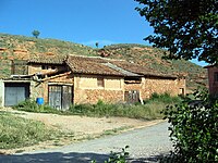 Vista parcial de las «Casas del Soto», Ademuz (Valencia), con detalle de construcciones tradicionales, año 2015.