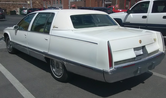 Cadillac Fleetwood vista posteriore