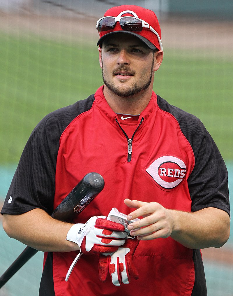 Reds trade Heisey for Dodgers' Matt Magill