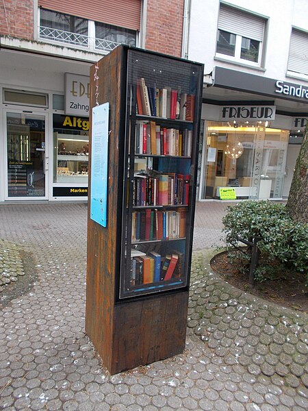 File:2014-03-07-Bücherschrank-Innenstadt 001.jpg