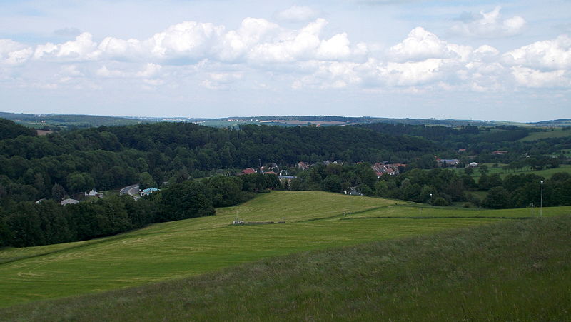 File:2014-05 Blick auf Ulberndorf - ein Stadtteild der großen Kreisstadt Dippoldiswalde.jpg
