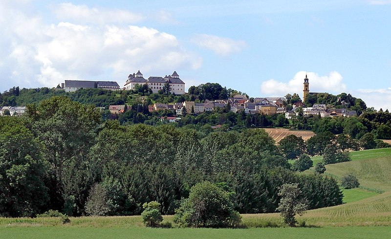 File:20160801500DR Augustusburg Schloß und Kirche.jpg