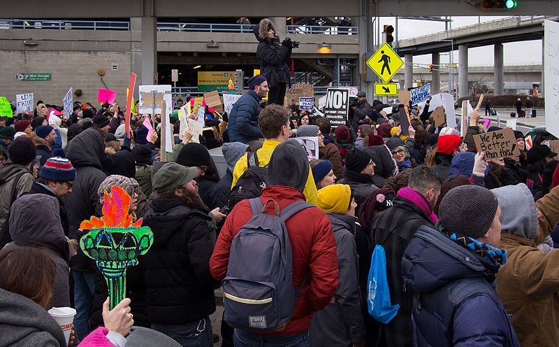 File:2017-01-28 - protest at JFK (80864).jpg