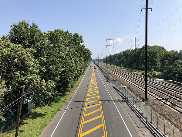 Route 27 northbound at CR 650 (New Dover Road) in Woodbridge Township, running parallel to the Northeast Corridor rail line