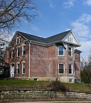 <span class="mw-page-title-main">Seminary Hill Residential Historic District</span> Historic district in Iowa, United States