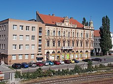 Adóhivatal és hotel. - Szlovákia, Nyitrai kerület, Komárom, Duna rakpart.JPG
