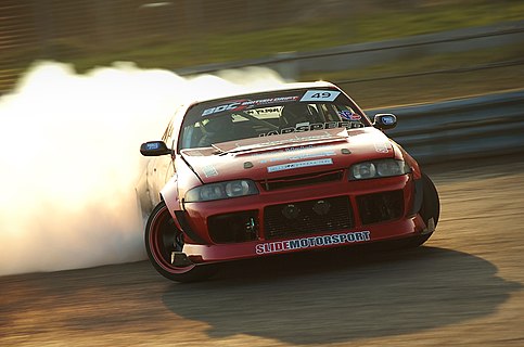 Adam Simmons' JZ-powered R33 Skyline at Swaffham Raceway.