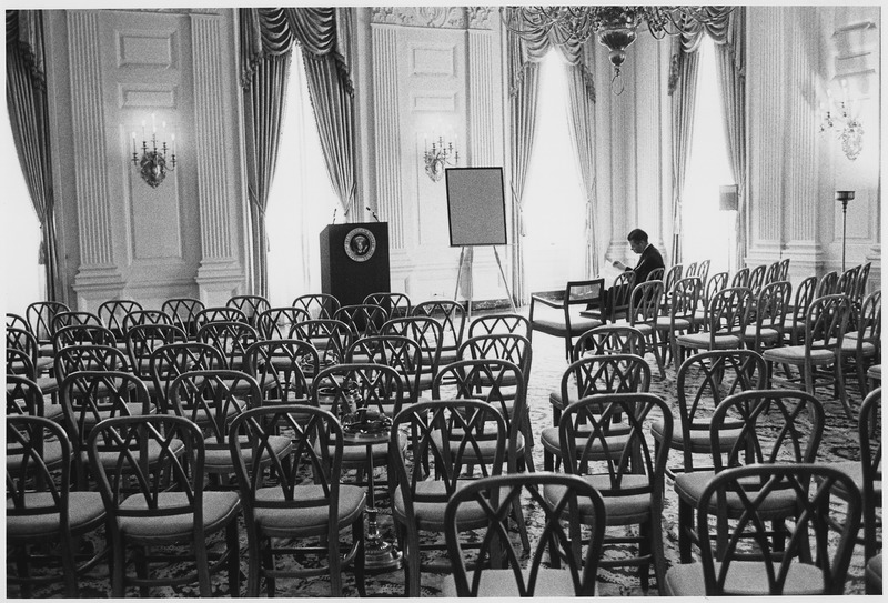 File:Advisors, Secretary of Defense Robert McNamara alone in meeting room - NARA - 192541.tif