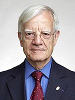 Albrecht Hofmann (1969) Albrecht Hofmann Royal Society (cropped).jpg