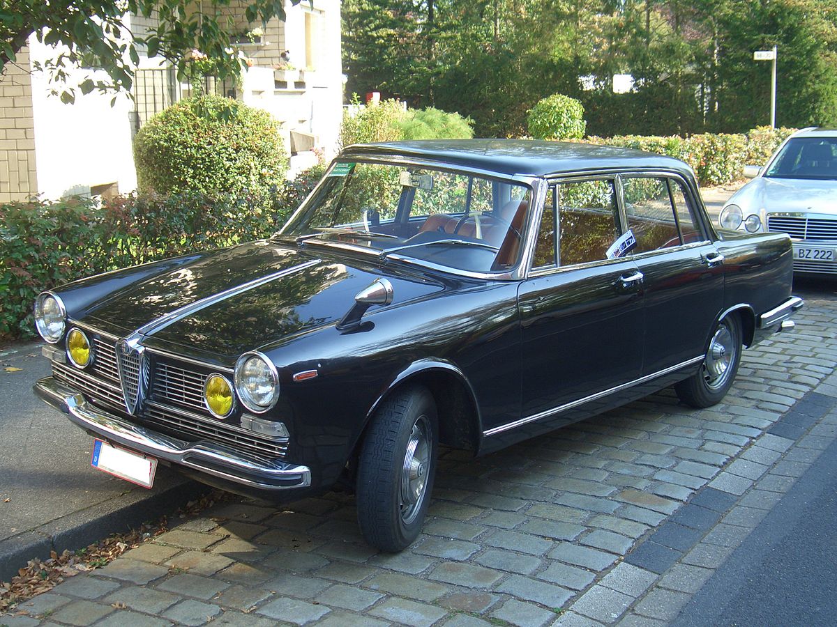 1200px Alfa_Romeo_2600_Berlina_106