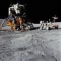 Lunárny modul Orion a mesačné vozidlo na začiatku druhého výstupu