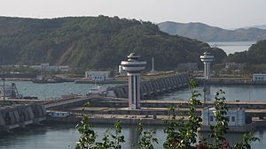 At the West Sea Barrage (11360482245).jpg