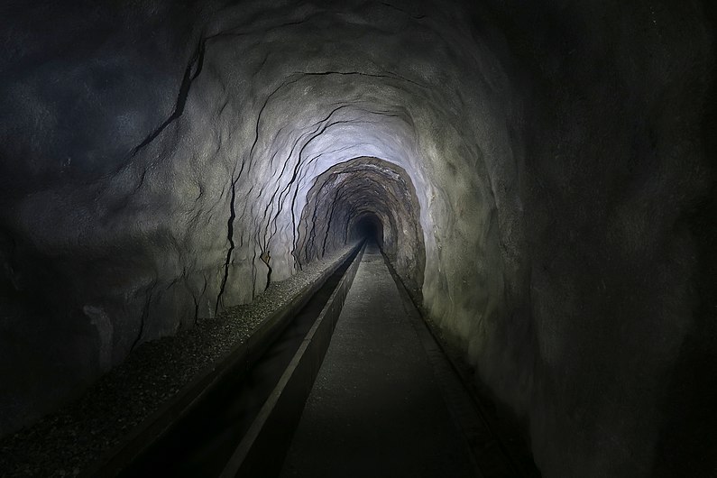 Ausserberg - Tunnel Inside (26339737191).jpg