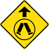 Australia road sign W6-2 (obsolete; symbolic).svg