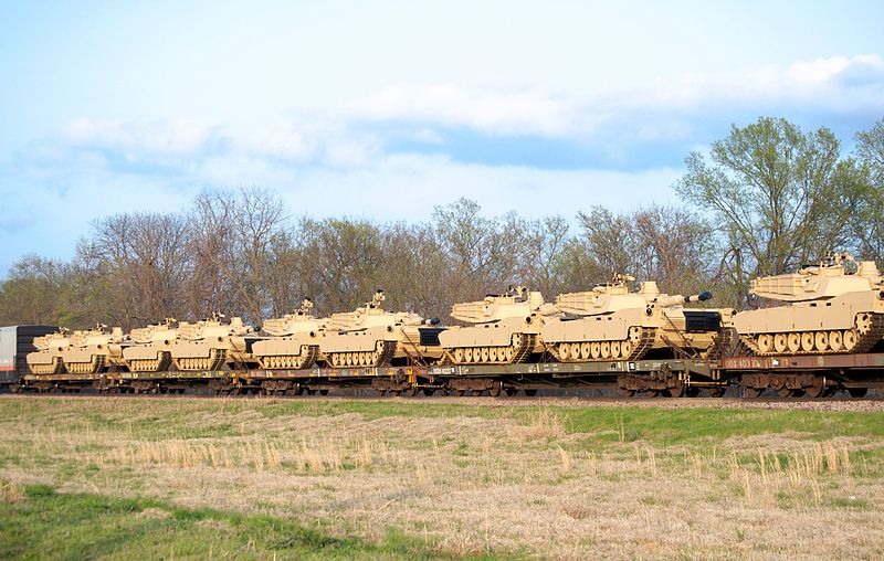 File:BNSF - M1 Abrams tanks.jpg