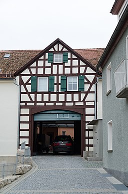 Bad Windsheim, Einfahrt zu Schwalbengasse 13 vom Holzmarkt-001