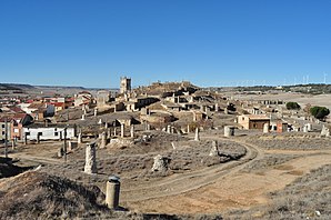 Baltanás - View of the town with bodegas and church