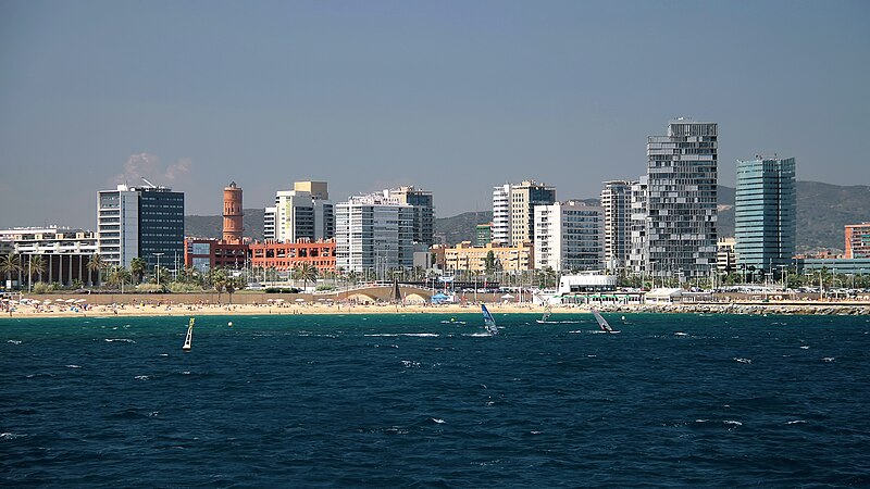 File:Barcelona desde el mar - panoramio (5).jpg