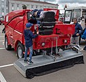 Беларуская: Беларус (МТЗ) КЛ-418. Мінск, Беларусь English: Belarus KL-418 ice resurfacer (literally: ice-filling combine machine). Minsk, Belarus Русский: Комбайн льдозаливочный Беларус (МТЗ) КЛ-418. Минск, Беларусь