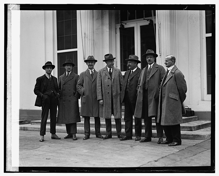 File:Belgium Ford dealers at W.H., (10-28-24) LCCN2016838826.jpg