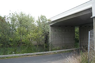 The A9 at Bessan Bessan pont A9.JPG