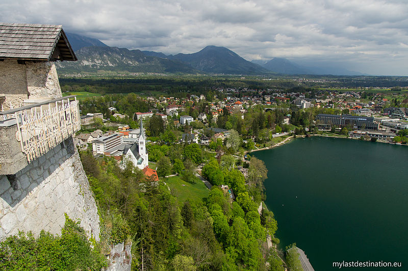 File:Bled castle (17829453170).jpg