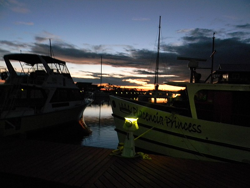 File:Boats in Belize Laslovarga02.JPG