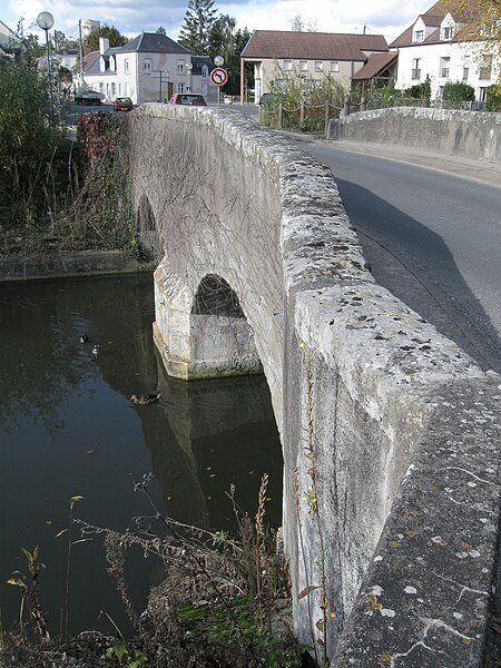 File:Boigny-sur-Bionne pont 4.jpg