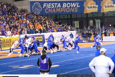 Alexander Mattison receiving a hand off that led to a 1st quarter TD. Boise State Utah State 11 24 18.png