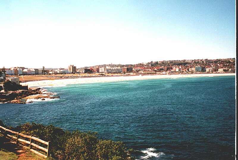 File:Bondi Beach.JPG