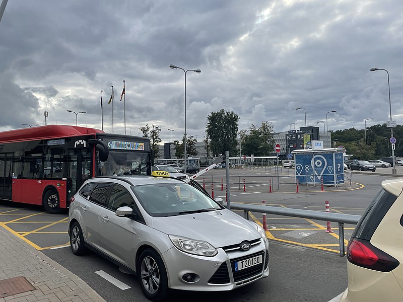 File:Bus and taxis outside Vilnius airport.jpg