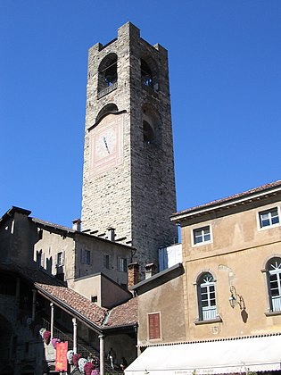 Campanone(Piazza Vecchia).