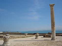 Colonnes sur le site de Carthage.