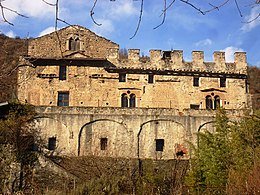 Castello Chianocco sud facing.jpg