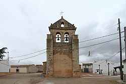 Castillejo de Iniesta, Iglesia, espadaña.jpg