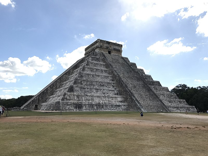 File:Castillo at Chichen Itza, Dec 2016 5.jpg