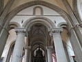 L'arc séparant la nef du transept et les anciens passages berrichons.