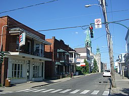 Gatumiljö i Saint-Jean-sur-Richelieus centrum.