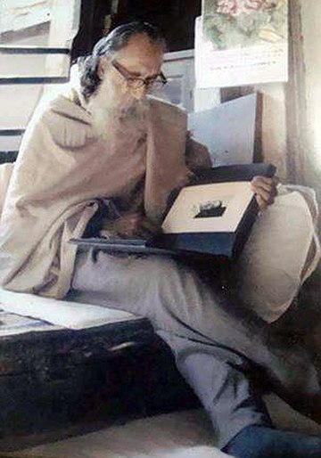 File:Chittadhar reading.jpg