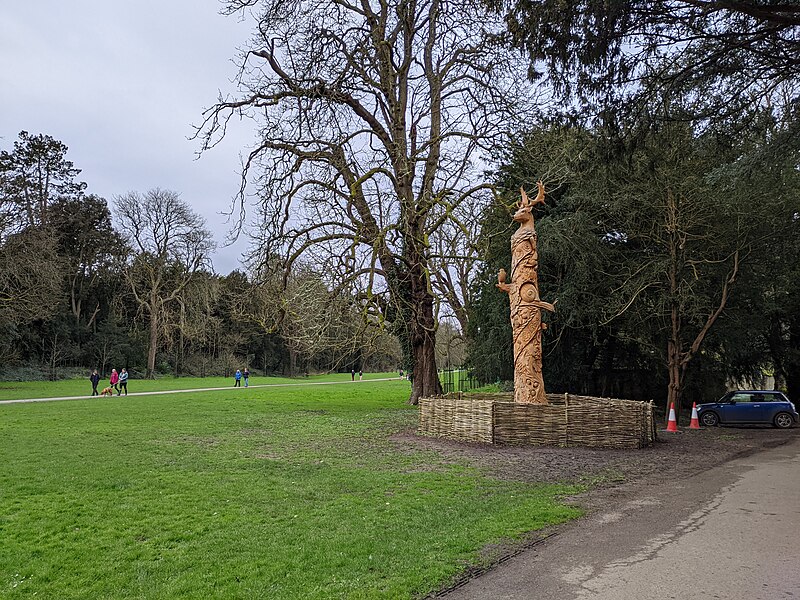 File:Cirencester Park King Charles III Coronation Totem Pole.jpg