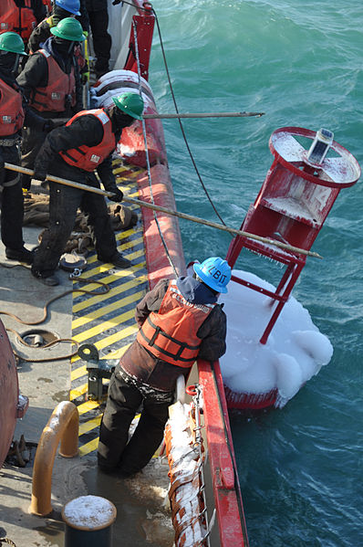 File:Coast Guard Cutter Mackinaw works buoys in Lake Michigan 131209-G-ZZ999-001.jpg