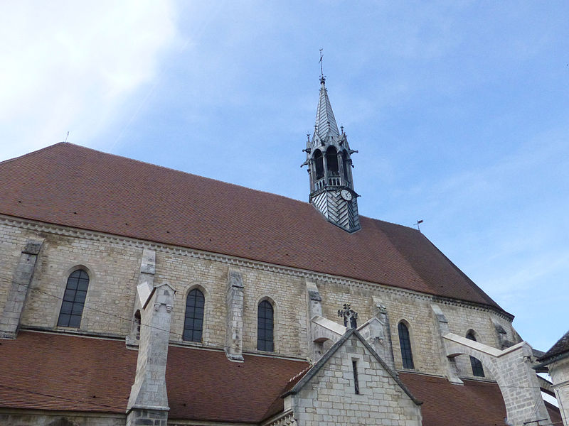 File:Collégiale Saint-Martin de Chablis.jpg