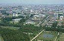 Foto Lapangan Merdeka, Kompleks Istana Merdeka dan Bina Graha, serta daerah di sekitarnya yang diambil dari udara, 1980.