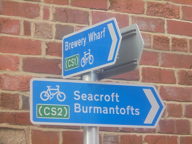 File:Cyclists' fingerposts, the Calls, Leeds (30th April 2018).jpg