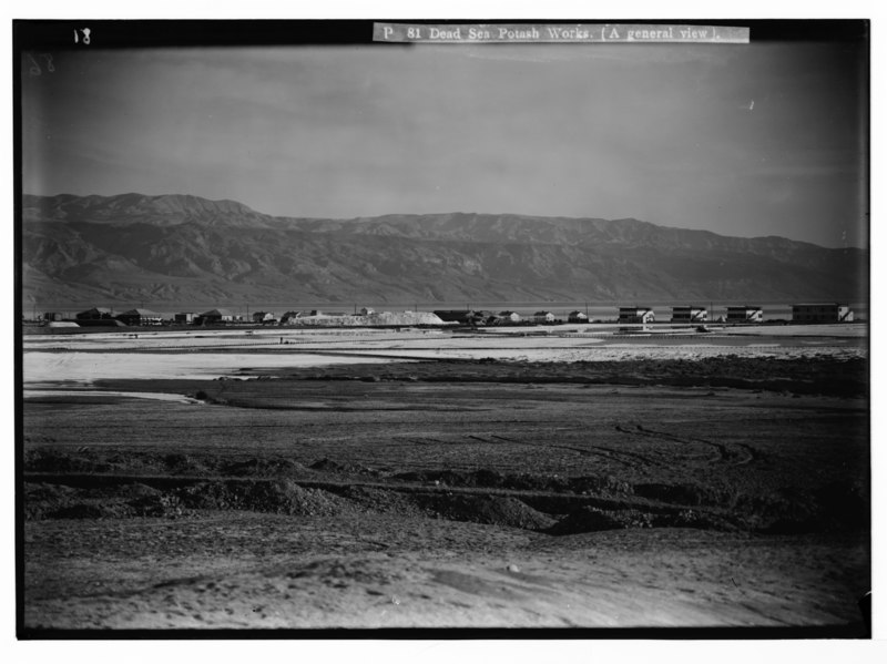 File:Dead Sea potash works. (A general view) LOC matpc.05918.tif