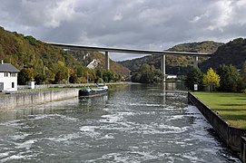 Vue du barrage-écluse d'Anseremme
