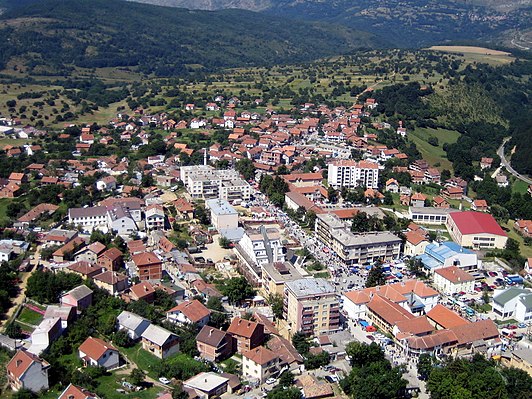 Luchtfoto van Dragaš (2013)