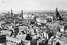 The Altstadt (old town) in 1910 from the town hall Dresden-blickvomrathausturm1910.jpg