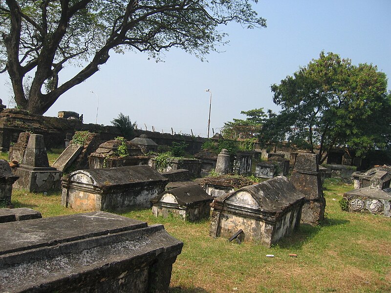 File:Dutch cemetery2.jpg