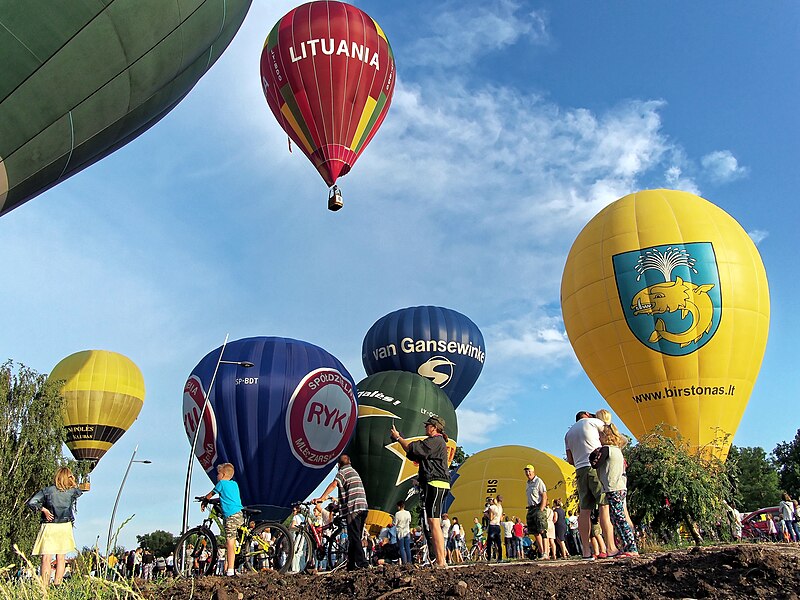 File:Ełk balony 12.07.2018 18.jpg